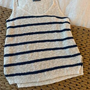 GAP Textured Knit Sweater in Cream